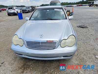 Piąte zdjęcie samochodu w środku: 2001 MERCEDES-BENZ C 240 VIN:WDBRF61J71F077123 - miniatura