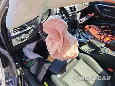 Zdjęcie 8 z 12 samochodu: 2017 BMW 330 I VIN:WBA8B9G31HNU53833 - miniatura