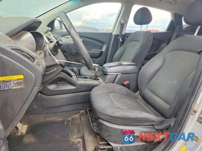Zdjęcie 7 z 12 samochodu: 2010 HYUNDAI TUCSON GLS VIN:KM8JT3AC4AU077594 - miniatura