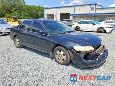 Czwarte zdjęcie samochodu z boku: 2002 HONDA ACCORD EX VIN:1HGCG16562A075012 - miniatura