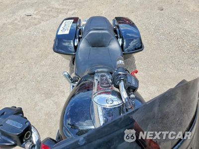 Piąte zdjęcie samochodu w środku: 2019 HARLEY-DAVIDSON FLHX VIN:1HD1KBC13KB668704 - miniatura