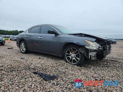 Czwarte zdjęcie samochodu z boku: 2011 NISSAN MAXIMA 3.5 S VIN:1N4AA5AP4BC833995 - miniatura