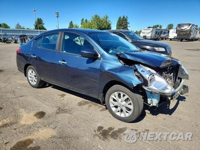 Czwarte zdjęcie samochodu z boku: 2017 NISSAN VERSA 1.6 S VIN:3N1CN7AP9HL831257 - miniatura