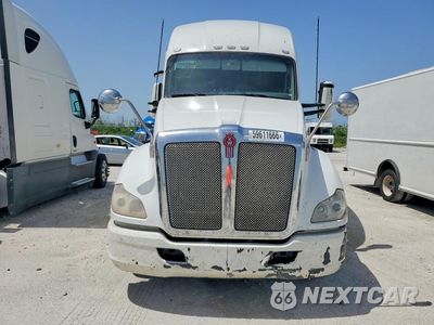 Piąte zdjęcie samochodu w środku: 2018 KENWORTH T680 SEMI TRUCK VIN:1XKYD49XXJJ193238 - miniatura