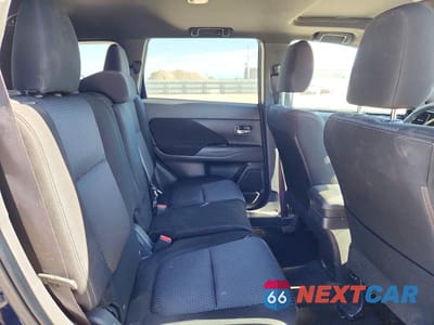 Zdjęcie 11 z 14 samochodu: 2018 MITSUBISHI OUTLANDER SE VIN:JA4AZ3A31JZ053513 - miniatura