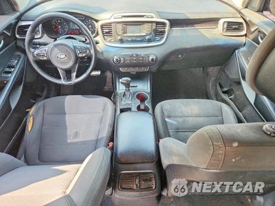 Zdjęcie 8 z 13 samochodu: 2016 KIA SORENTO LX VIN:5XYPGDA34GG157948 - miniatura