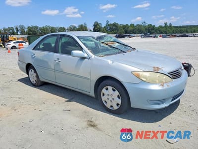 Czwarte zdjęcie samochodu z boku: 2005 TOYOTA CAMRY LE VIN:4T1BE32K75U989808 - miniatura