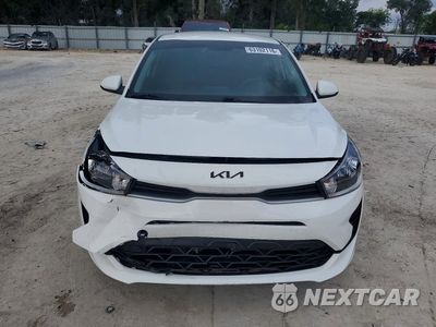 Piąte zdjęcie samochodu w środku: 2023 KIA RIO S VIN:3KPA24AD0PE621800 - miniatura
