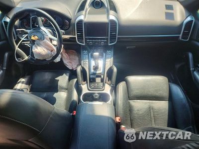 Zdjęcie 8 z 13 samochodu: 2016 PORSCHE CAYENNE VIN:WP1AA2A27GKA12303 - miniatura