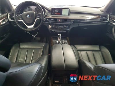Zdjęcie 8 z 13 samochodu: 2015 BMW X5 XDRIVE35D VIN:5UXKS4C56F0N07784 - miniatura