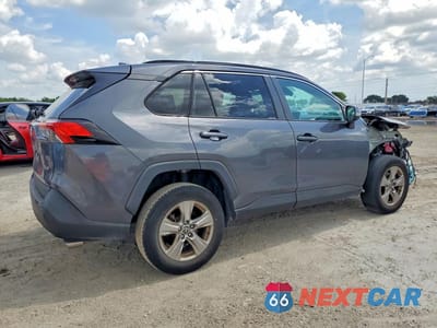 Trzecie zdjęcie samochodu z tyłu: 2023 TOYOTA RAV4 XLE VIN:2T3W1RFV0PC240557 - miniatura