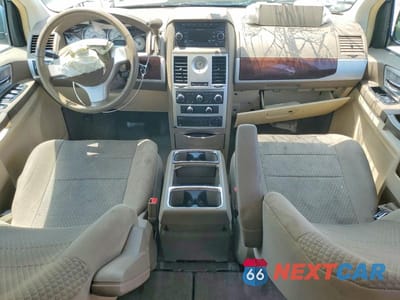 Zdjęcie 8 z 13 samochodu: 2010 CHRYSLER TOWN & COUNTRY TOURING VIN:2A4RR5D17AR122398 - miniatura