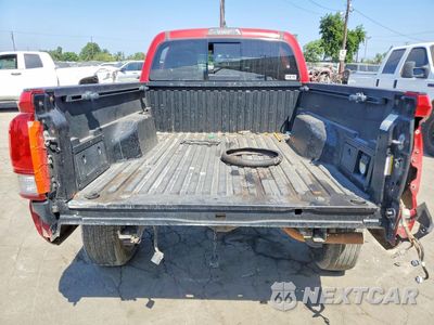 Zdjęcie 6 z 12 samochodu: 2017 TOYOTA TACOMA TRD SPORT VIN:3TMDZ5BN6HM035700 - miniatura