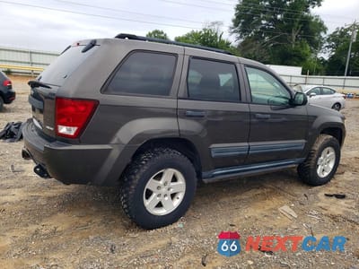 Trzecie zdjęcie samochodu z tyłu: 2005 JEEP GRAND CHEROKEE LAREDO VIN:1J4HR48N55C609584 - miniatura