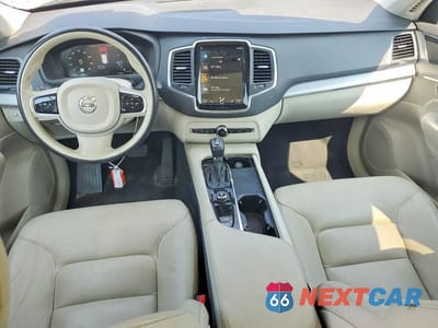 Zdjęcie 8 z 12 samochodu: 2022 VOLVO XC90 T5 MOMENTUM VIN:YV4102PK9N1836704 - miniatura
