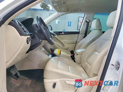 Zdjęcie 7 z 13 samochodu: 2012 VOLKSWAGEN TIGUAN S VIN:WVGBV7AX2CW607397 - miniatura
