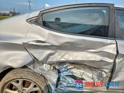 Zdjęcie 10 z 12 samochodu: 2012 HYUNDAI ELANTRA GLS VIN:5NPDH4AE3CH141986 - miniatura