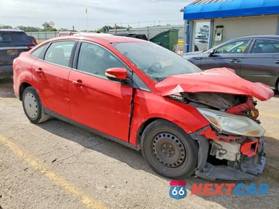 Czwarte zdjęcie samochodu z boku: 2013 FORD FOCUS SE VIN:1FADP3F21DL364137 - miniatura