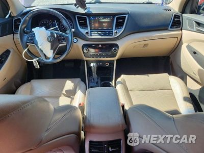 Zdjęcie 8 z 14 samochodu: 2017 HYUNDAI TUCSON SE PLUS VIN:KM8J33A49HU536010 - miniatura