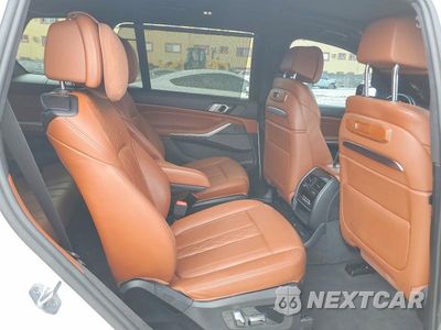 Zdjęcie 11 z 12 samochodu: 2023 BMW X7 XDRIVE40I VIN:5UX23EM00P9P85440 - miniatura