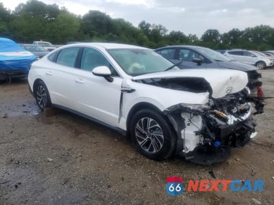 Czwarte zdjęcie samochodu z boku: 2026 HYUNDAI SONATA HYBRID BLUE VIN:KMHL24JJ6TA144751 - miniatura