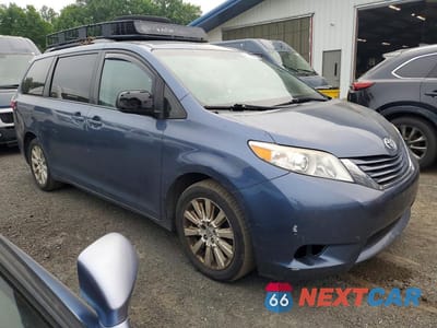 Czwarte zdjęcie samochodu z boku: 2015 TOYOTA SIENNA LE VIN:5TDJK3DC7FS101028 - miniatura
