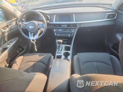 Zdjęcie 8 z 12 samochodu: 2019 KIA OPTIMA LX VIN:5XXGT4L32KG325298 - miniatura