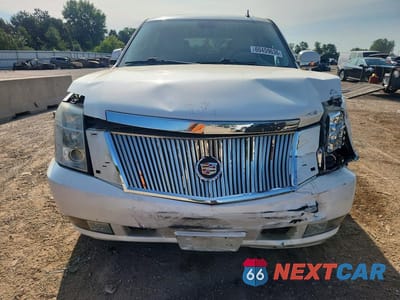 Piąte zdjęcie samochodu w środku: 2008 CADILLAC ESCALADE LUXURY VIN:1GYFK63838R227208 - miniatura