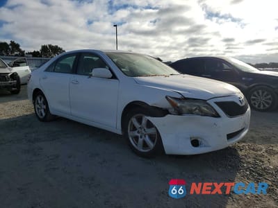 Czwarte zdjęcie samochodu z boku: 2011 TOYOTA CAMRY LE VIN:4T1BF3EK9BU722304 - miniatura