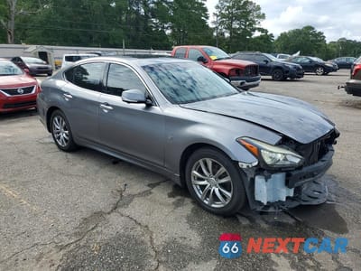Czwarte zdjęcie samochodu z boku: 2019 INFINITI Q70 3.7 LUXE VIN:JN1BY1AP9KM505178 - miniatura