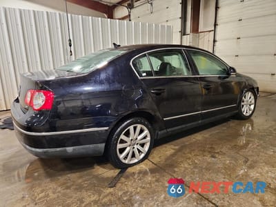 Trzecie zdjęcie samochodu z tyłu: 2010 VOLKSWAGEN PASSAT KOMFORT VIN:WVWJK7AN8AE097468 - miniatura
