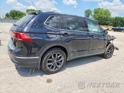 Trzecie zdjęcie samochodu z tyłu: 2024 VOLKSWAGEN TIGUAN SE VIN:3VVMB7AX1RM076533 - miniatura