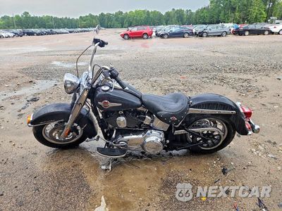Trzecie zdjęcie samochodu z tyłu: 2017 HARLEY-DAVIDSON FLSTC HERITAGE SOFTAIL CLASSIC VIN:1HD1BWV19HB034388 - miniatura