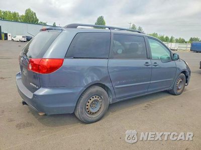 Trzecie zdjęcie samochodu z tyłu: 2010 TOYOTA SIENNA VIN:5TDKK4CC9AS305950 - miniatura