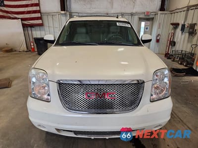 Piąte zdjęcie samochodu w środku: 2013 GMC YUKON XL DENALI VIN:1GKS2MEF0DR158397 - miniatura