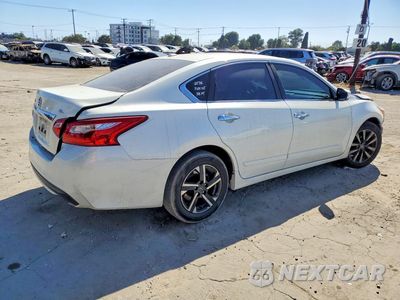 Trzecie zdjęcie samochodu z tyłu: 2016 NISSAN ALTIMA 2.5 SL VIN:1N4AL3AP7GC264744 - miniatura