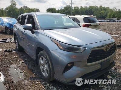 Czwarte zdjęcie samochodu z boku: 2022 TOYOTA HIGHLANDER LE VIN:5TDBZRBHXNS243907 - miniatura