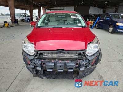 Piąte zdjęcie samochodu w środku: 2015 FORD FOCUS BEV VIN:1FADP3R43FL222095 - miniatura