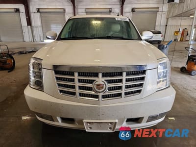 Piąte zdjęcie samochodu w środku: 2013 CADILLAC ESCALADE ESV LUXURY VIN:1GYS4HEF9DR102000 - miniatura