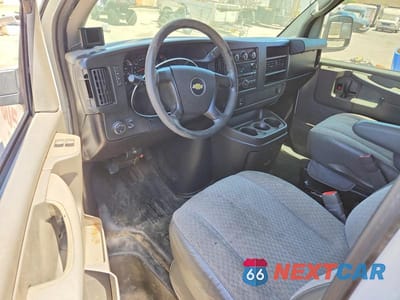 Zdjęcie 8 z 12 samochodu: 2013 CHEVROLET EXPRESS 2500 CARGO DELIVERY VAN VIN:1GCWGFCAXD1108722 - miniatura