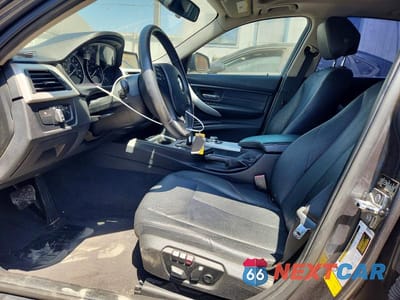 Zdjęcie 7 z 12 samochodu: 2012 BMW 328 I VIN:WBA3A5C56CF344719 - miniatura
