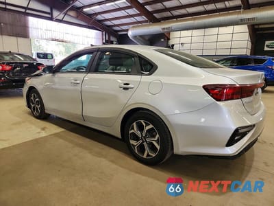 Drugie zdjęcie samochodu z przodu: 2019 KIA FORTE LXS VIN:3KPF24ADXKE006122 - miniatura