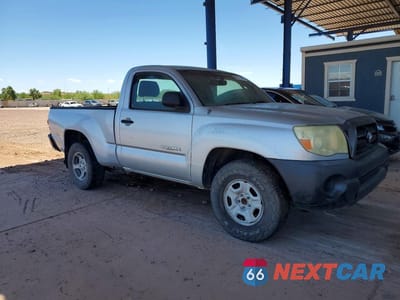 Czwarte zdjęcie samochodu z boku: 2005 TOYOTA TACOMA BASE VIN:5TENX22N05Z058414 - miniatura