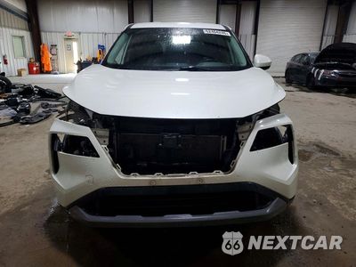 Piąte zdjęcie samochodu w środku: 2023 NISSAN ROGUE SV VIN:5N1BT3BB0PC926192 - miniatura