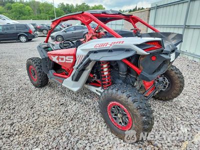 Trzecie zdjęcie samochodu z tyłu: 2025 CAN-AM MAVERICK X3 UTILITY VEHICLE VIN:3JBVDAV40SE000492 - miniatura