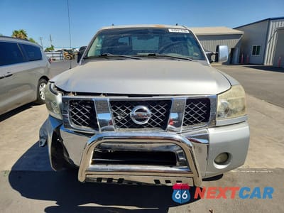 Piąte zdjęcie samochodu w środku: 2005 NISSAN TITAN XE VIN:1N6AA07A95N510466 - miniatura