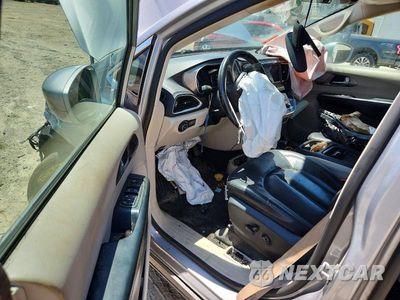 Zdjęcie 8 z 13 samochodu: 2020 CHRYSLER PACIFICA TOURING L VIN:2C4RC1BG9LR279778 - miniatura