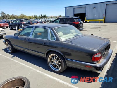 Zdjęcie 6 z 12 samochodu: 2002 JAGUAR XJR VIN:SAJDA15B32MF42532 - miniatura