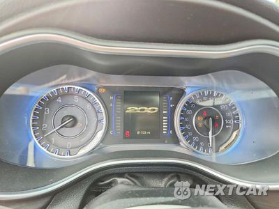 Zdjęcie 9 z 13 samochodu: 2016 CHRYSLER 200 LIMITED VIN:1C3CCCAB1GN166096 - miniatura