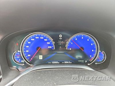 Zdjęcie 9 z 12 samochodu: 2017 BMW 750 XI VIN:WBA7F2C33HG423265 - miniatura